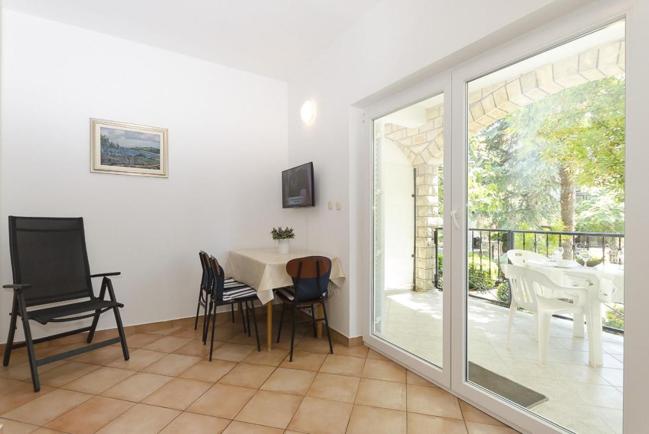 Apartments Karolina Vodice Bagian luar foto