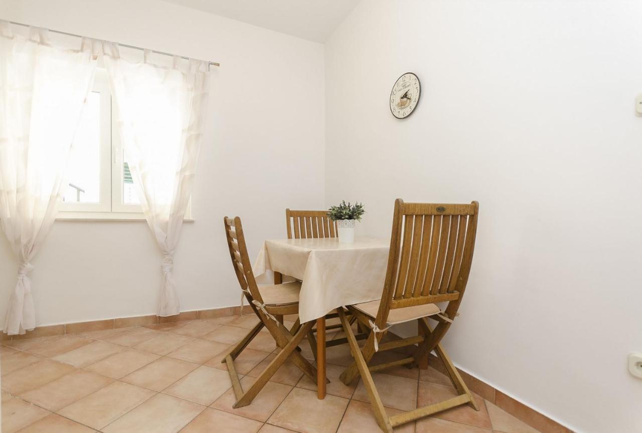 Apartments Karolina Vodice Bagian luar foto