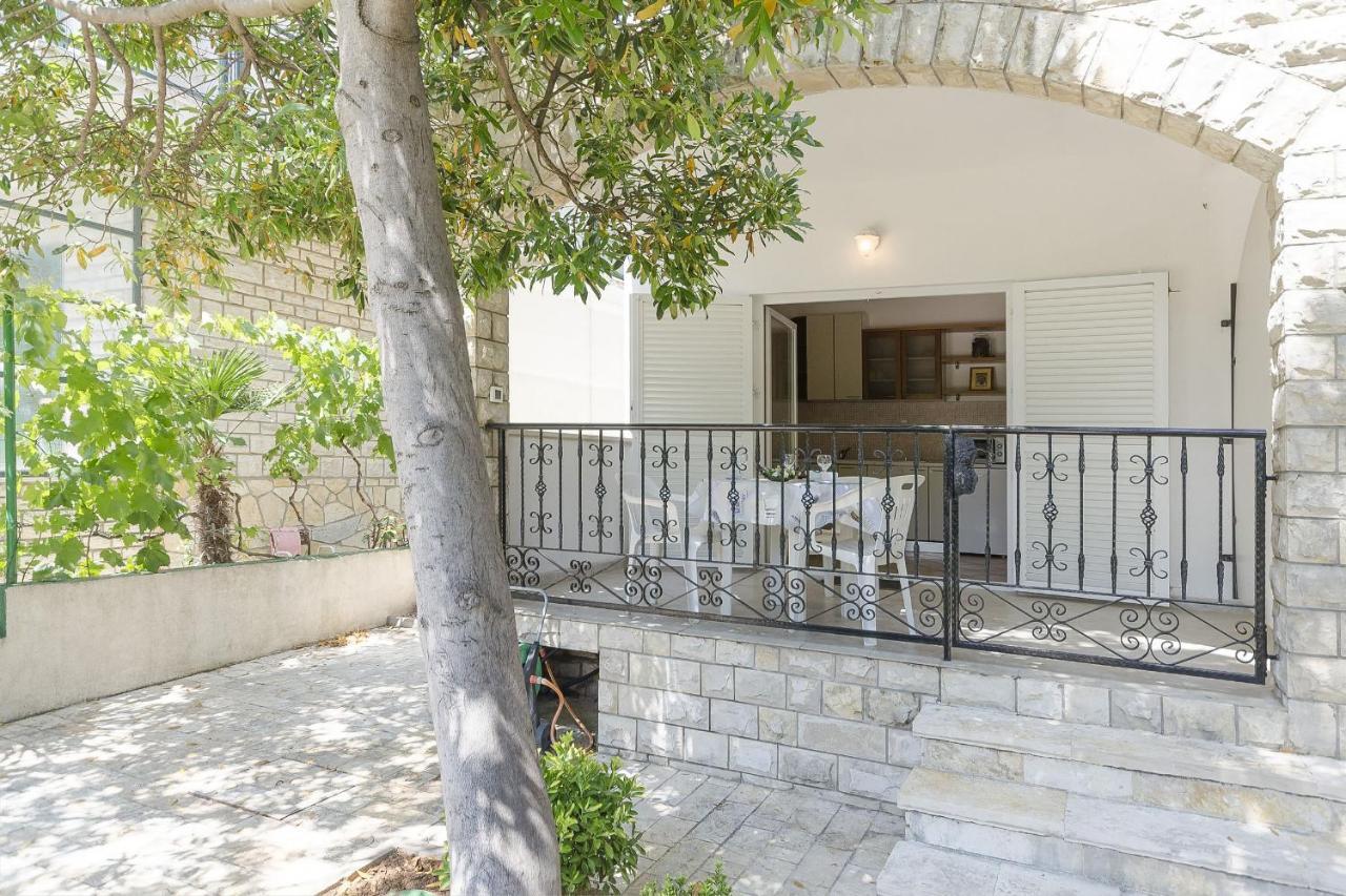 Apartments Karolina Vodice Bagian luar foto