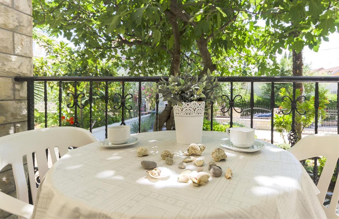 Apartments Karolina Vodice Bagian luar foto