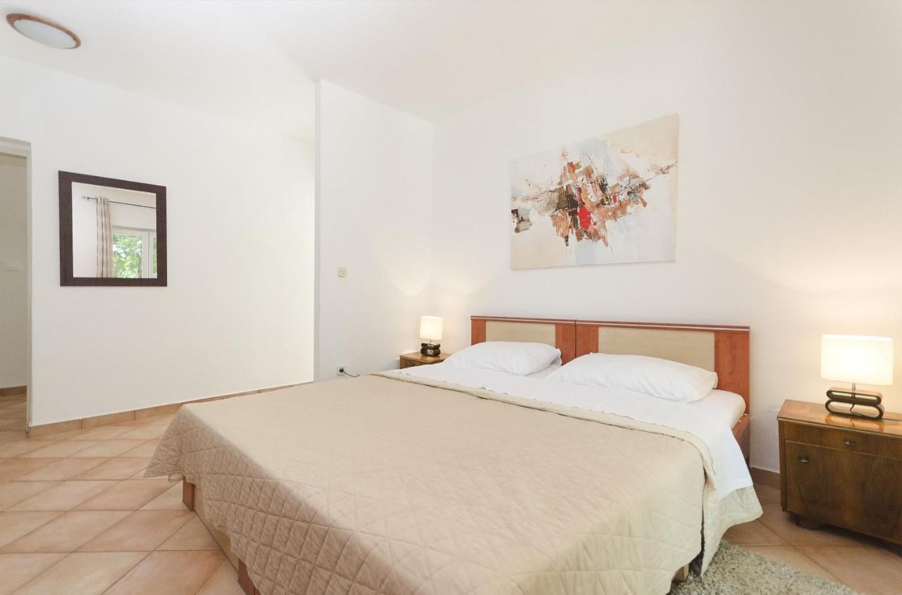 Apartments Karolina Vodice Bagian luar foto