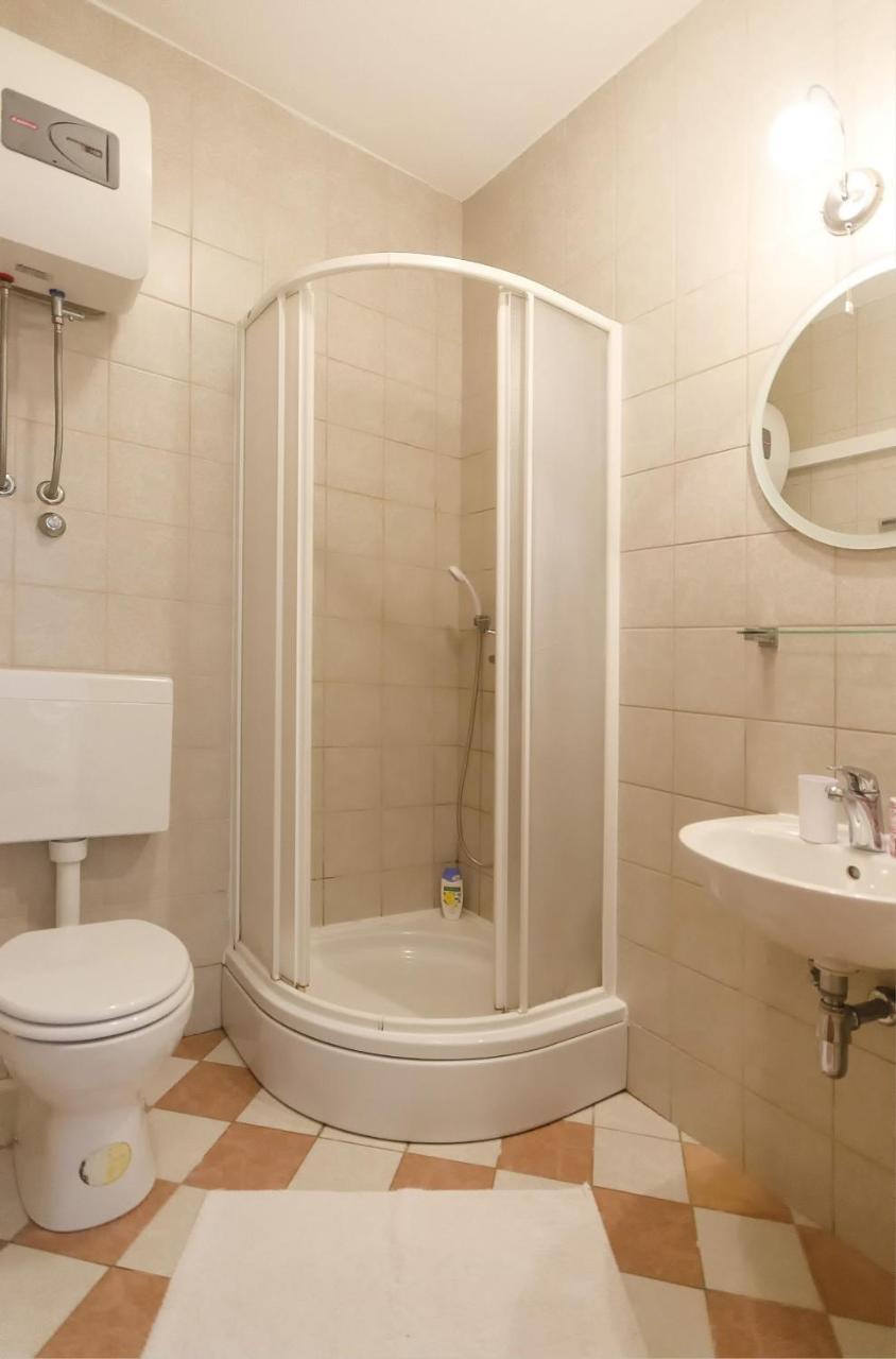 Apartments Karolina Vodice Bagian luar foto