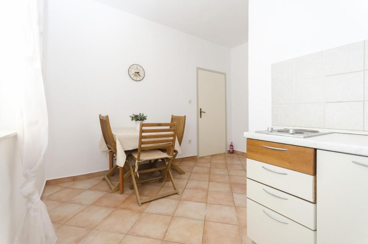 Apartments Karolina Vodice Bagian luar foto