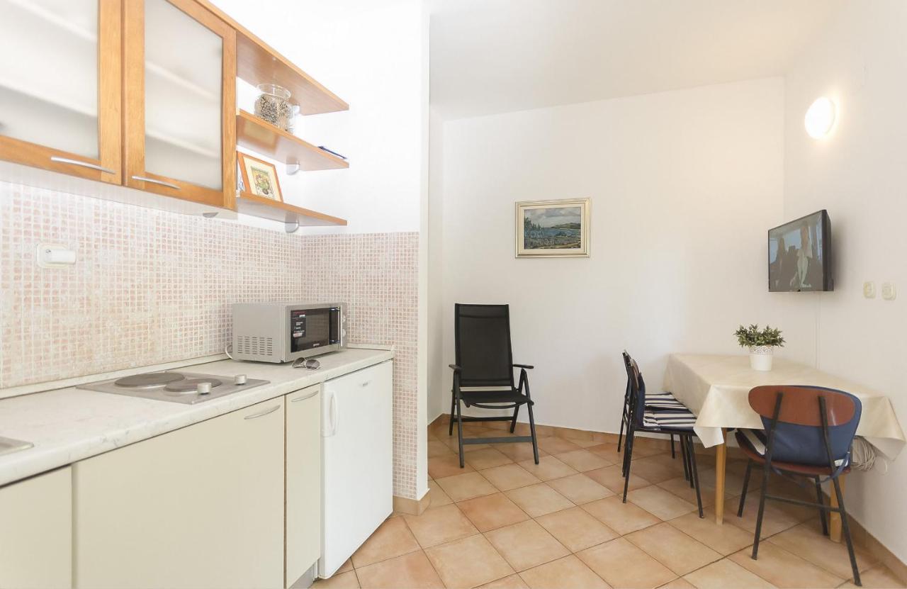 Apartments Karolina Vodice Bagian luar foto