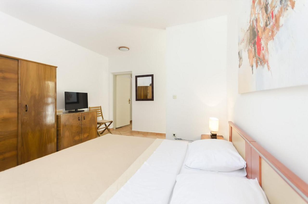 Apartments Karolina Vodice Bagian luar foto